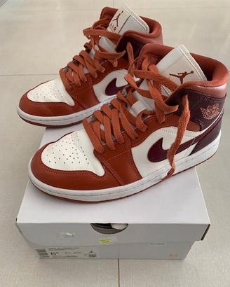 Air Jordan 1 Mid taglia 37.5