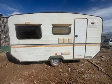 Roulotte 5MT 4 posti letto cucina e bagno completi