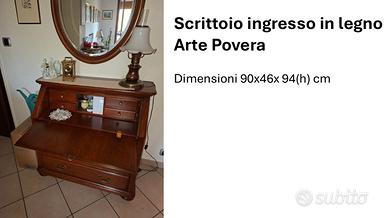 scrittoio in legno in Arte Povera