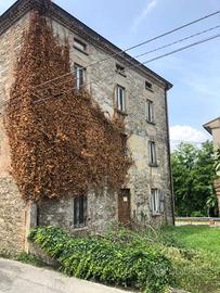 Casa indipendente di 200 m² con 5 locali a Varsi