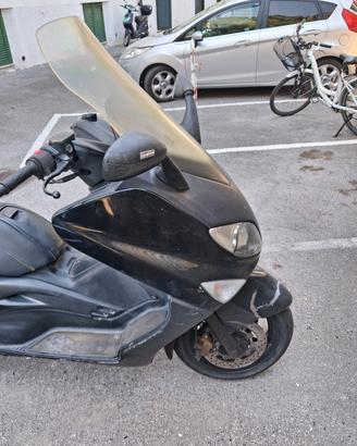 scooter tmax 500 anno 2006 con targa bulgara