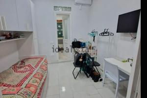 Stanza singola con bagno pvt Via Foria utenz incl