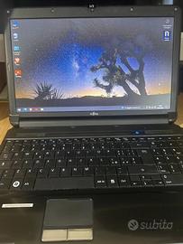 Notebook Fujitsu AH530