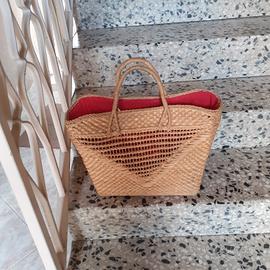 Borsa da spiaggia in paglia intrecciata