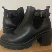 Stivaletti Neri Bata 39