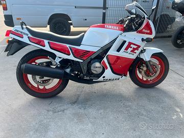 FZ 750