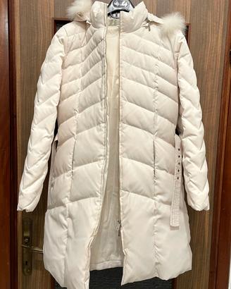 Donna piumino bianco von cappuccio