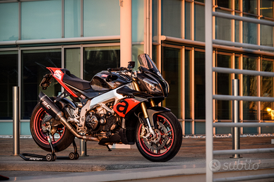 Aprilia Tuono V4 APRC