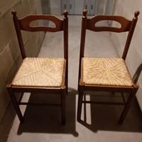 Coppia di sedie rustiche in legno massello