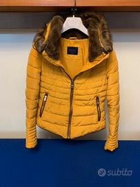 Giubbotto invernale con cappuccio