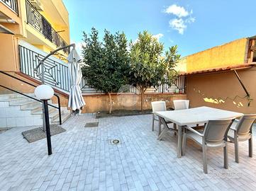VILLA A SCHIERA A VILLARICCA