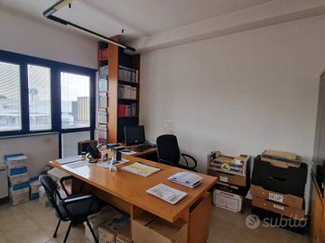 Luminoso ufficio con ampio terrazzo a s.sisto (pg)