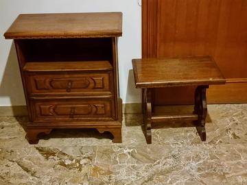 Comodino in noce + sgabellino abbinato