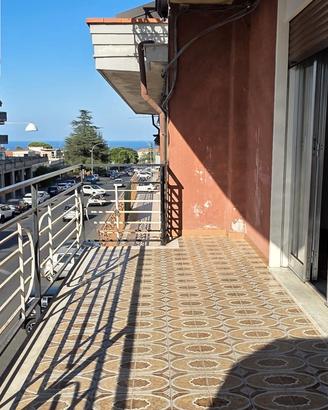 Giarre, appartamento in via Libertà