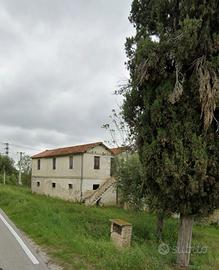 Casale da ristrutturare o terreno edificabile