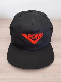 Cappello con visiera piatta Pony con logo ricamato