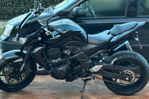 Kawasaki Z 750 - gomme nuove Pirelli