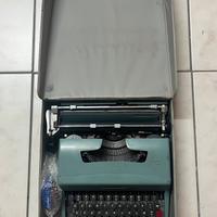 Macchina da scrivere Olivetti