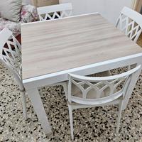 Tavolo e 4 sedie
