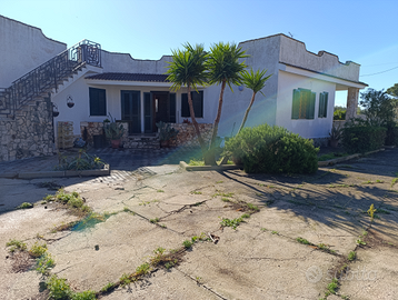 Grande villa a marina di Pulsano