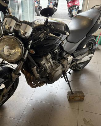 Honda hornet CB600F
