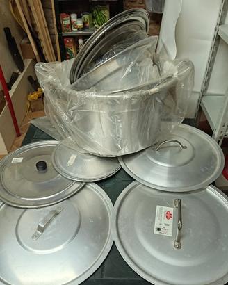 coperchi e pentole 