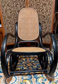 Sedia a dondolo in paglia di Vienna