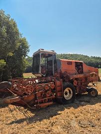 Mietitrebbia Laverda M120