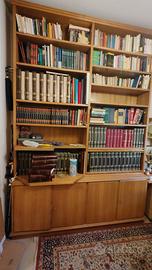 Libreria vintage in legno massello, ciliegio