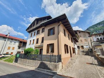 AMPIA CASA IN CENTRO, IDEALE PER LA FAMIGLIA O ...