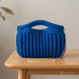  pochette a bauletto blu elettrico 
