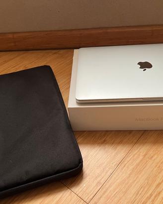 MacBook Pro 13" A1706 i5 – 8GB RAM – Da riparare