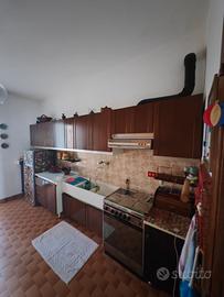 Cucina, pensili e mobiletti