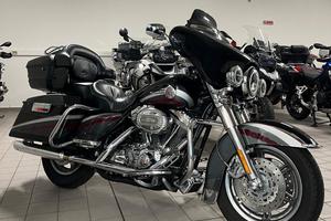 Harley Davidson Electra glide C.V.O.