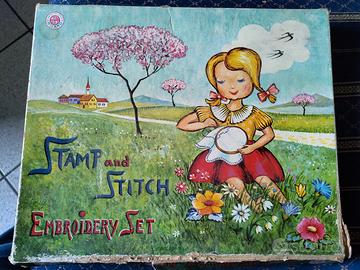 GIOCO ANNI 60 STAMPINI E RICAMO