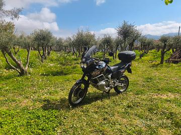 Africa twin 750