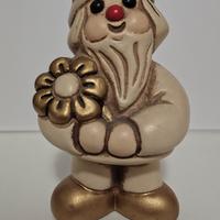 Simpatico gnomo Thun con fiore