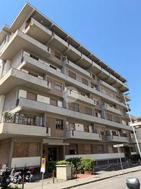 MONOLOCALE A FIRENZE