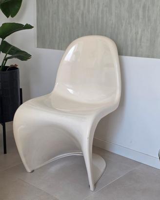 Coppia di sedie iconiche "Panton chair" 