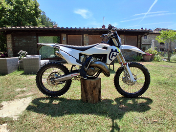 Husqvarna TC 125 targato