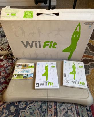 Nintendo Wii Fit + Balance Board e gioco