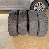 Set gomme invernali 185/60 R15 Michelin