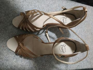 scarpe da ballo latino americano e classica