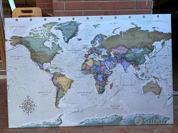 Planisfero a colori 120x80cm bandierine a puntina