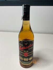 Bottiglia rum.
