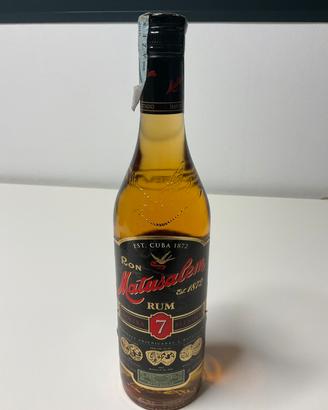 Bottiglia rum.