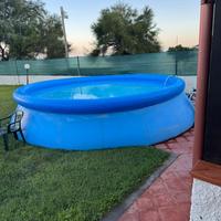 Piscina circolare di circa 5 mt diametro