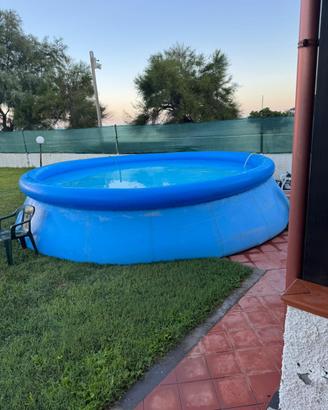 Piscina circolare di circa 5 mt diametro