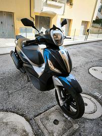 Piaggio Beverly 350 Sport Touring