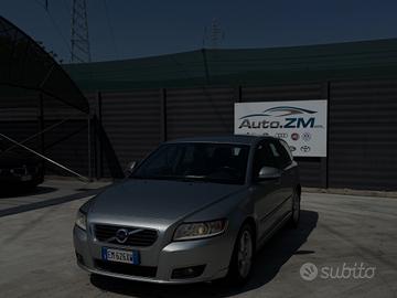 Volvo V50 D2 R-design